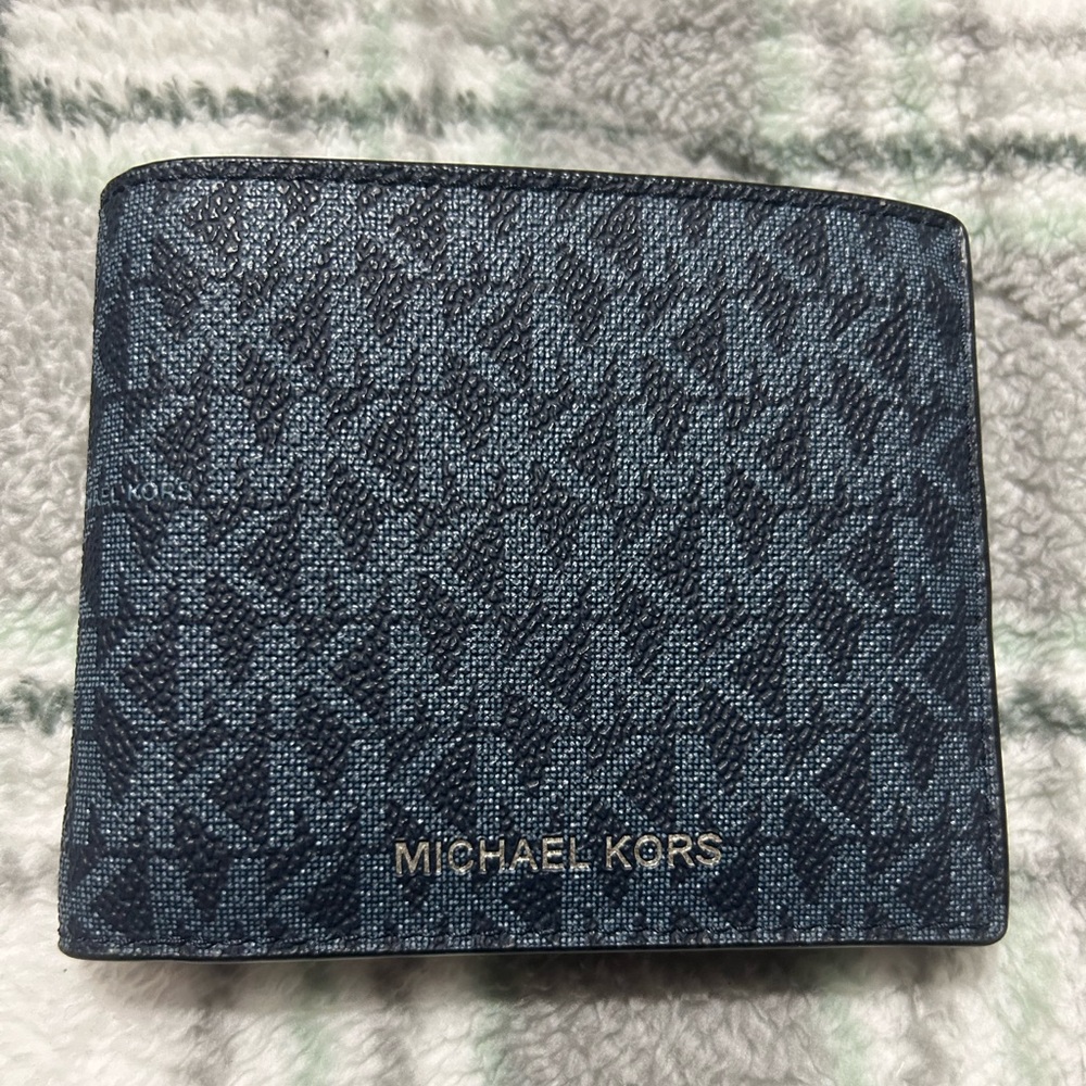 Micheal Kors Logo Billfold Wallet with Coin Pouch